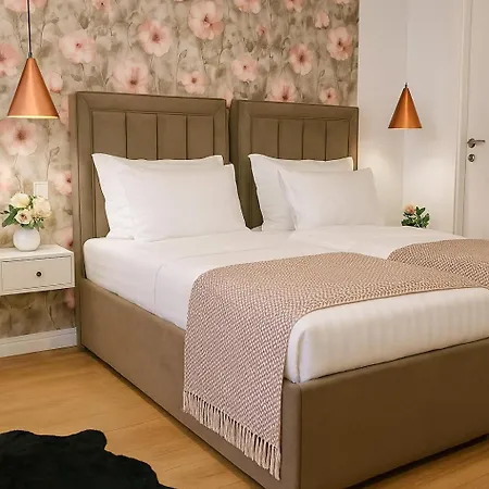 Ξενοδοχείο Capital *